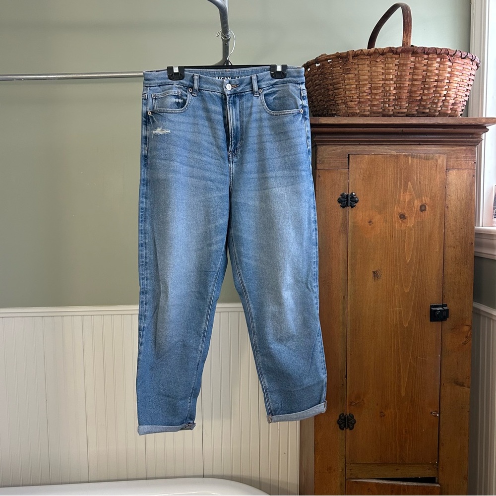 American Eagle Stretch Curvy Mom Jeans